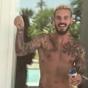 M. Pokora se prend pour Salt Bae. Instagram, le 14 avril 2017 à Coachella.