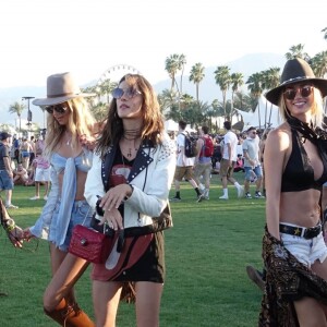 Alessandra Ambrosio et des amies à l'ouverture du festival de Coachella à Indio, le 14 avril 2017.