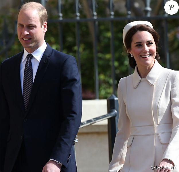Catherine Kate Middleton, la duchesse de Cambridge et son mari le prince William, duc de Cambridge - La famille royale britannique assiste à la messe de Pâques à la chapelle Saint-Georges de Windsor, le 16 avril 2017