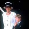 Diana et le prince Harry au 50e anniversaire de la victoire des alliés, en 1995 à Londres.