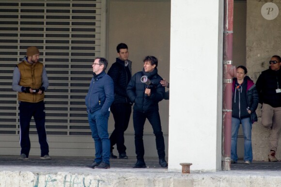 Tom Cruise sur le tournage d'une scène de Mission Impossible 6 quai Austerlitz à Paris, France, le 23 avril 2017.
