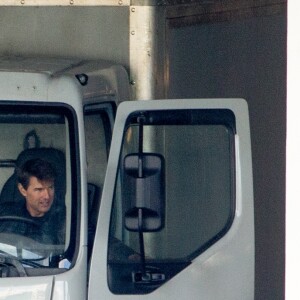 Tom Cruise et Henry Cavill sur le tournage d'une scène de Mission Impossible 6 quai Austerlitz à Paris, France, le 23 avril 2017.