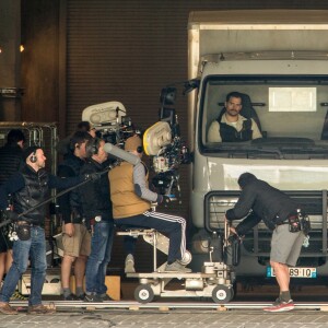 Tom Cruise et Henry Cavill sur le tournage d'une scène de Mission Impossible 6 quai Austerlitz à Paris, France, le 23 avril 2017.