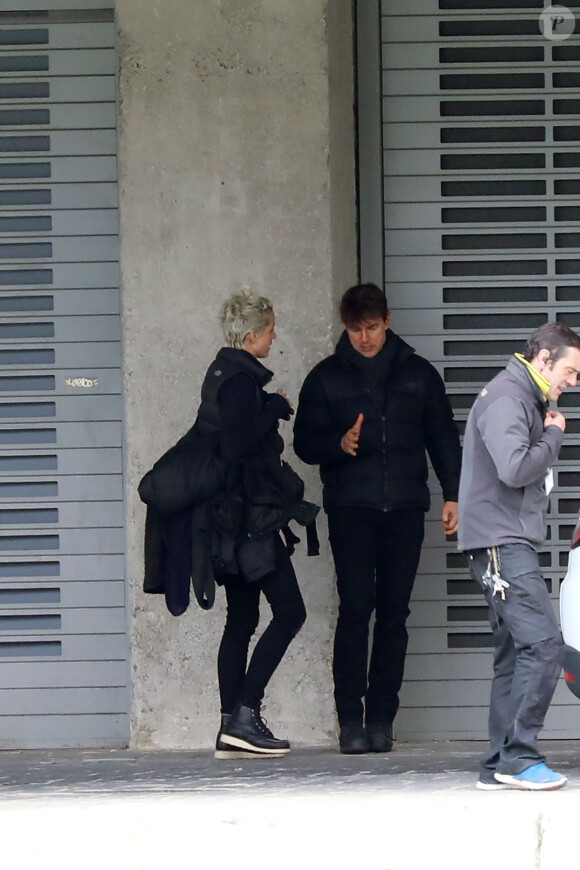 Tom Cruise sur le tournage d'une scène de Mission Impossible 6 quai Austerlitz à Paris le 23 avril 2017.