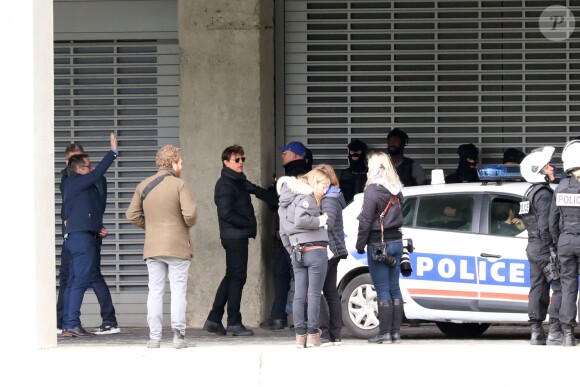 Tom Cruise sur le tournage d'une scène de Mission Impossible 6 quai Austerlitz à Paris le 23 avril 2017.