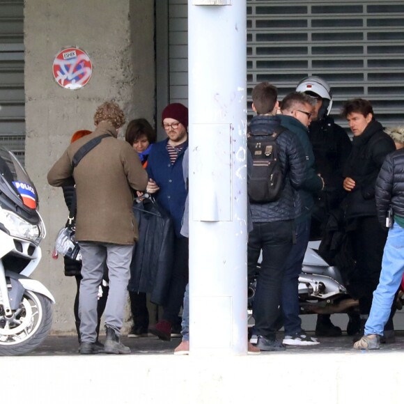 Tom Cruise sur le tournage d'une scène de Mission Impossible 6 quai Austerlitz à Paris le 23 avril 2017.