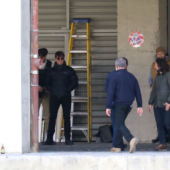 Tom Cruise sur le tournage d'une scène de Mission Impossible 6 quai Austerlitz à Paris le 23 avril 2017.