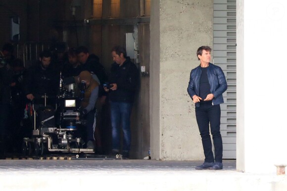Tom Cruise sur le tournage d'une scène de Mission Impossible 6 quai Austerlitz à Paris le 23 avril 2017.