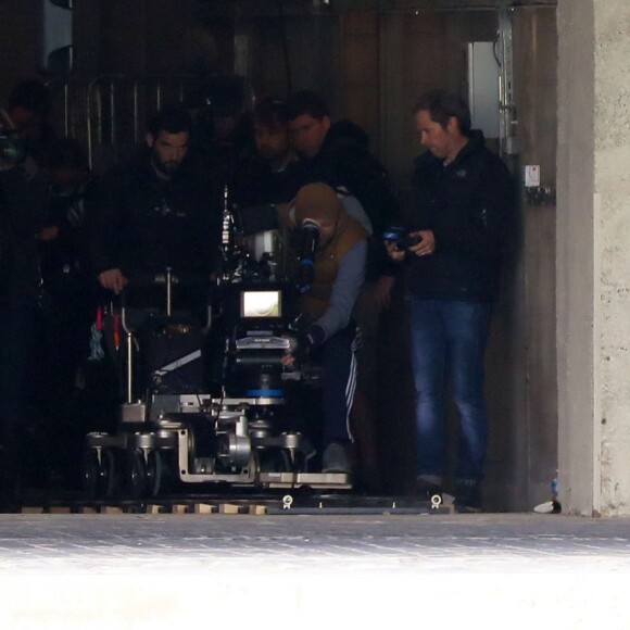Tom Cruise sur le tournage d'une scène de Mission Impossible 6 quai Austerlitz à Paris le 23 avril 2017.