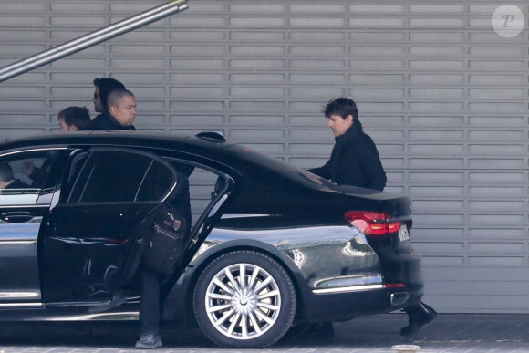 Tom Cruise sur le tournage d'une scène de Mission Impossible 6 quai Austerlitz à Paris le 23 avril 2017.