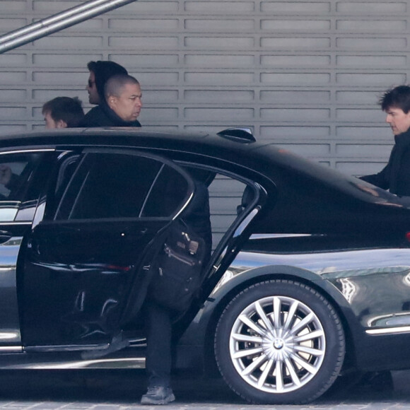 Tom Cruise sur le tournage d'une scène de Mission Impossible 6 quai Austerlitz à Paris le 23 avril 2017.