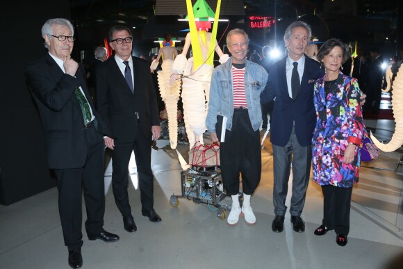 Didier Grumbach (président de la Société des Amis du musée d'art moderne), Serge Lasvignes (Président du Centre Pompidou), Jean-Paul Goude, Bernard Blistène (directeur du musée du Centre Pompidou) au Dîner annuel de la Société des Amis du musée national d'art moderne au Centre Pompidou à Paris, avec comme invité d'honneur J.P Goude, le 25 avril 2017. © CVS/Bestimage