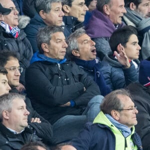 Michel Cymes lors de la demi-finale de la Coupe de France "PSG - AS Monaco" au Parc des Princes à Paris, le 27 avril 2017. © Cyril Moreau/Bestimage