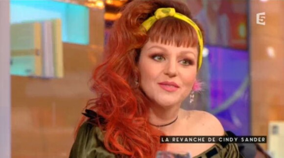 Cindy Sander s'est confiée sur sa participation à "Nouvelle Star" sur le plateau de "C à Vous" sur France 5 le 28 avril 2017.