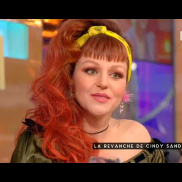 Cindy Sander s'est confiée sur sa participation à "Nouvelle Star" sur le plateau de "C à Vous" sur France 5 le 28 avril 2017.