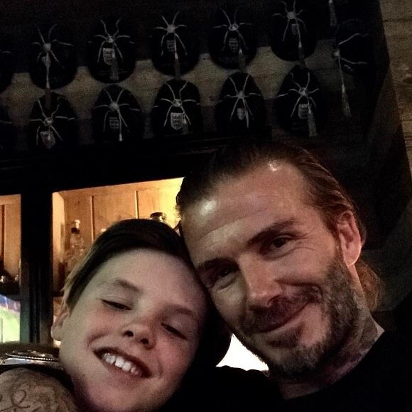 Cruz Beckham souhaite un joyeux anniversaire à son père, David Beckham le 2 mai 2017.