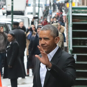 Barack Obama à la sortie du restaurant Upland à New York. Le 10 mars 2017.