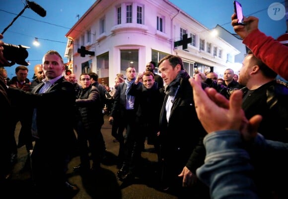 Emmanuel Macron et sa femme Brigitte (Trogneux) sont allés dîner à la Brasserie des Sports au Touquet, la veille de l'élection présidentielle. Le 6 mai 2017 © Dominique Jacovides - Sébastien Valiela / Bestimage