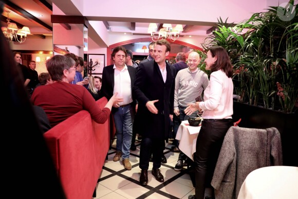 Emmanuel Macron et sa femme Brigitte (Trogneux) sont allés dîner à la Brasserie des Sports au Touquet, la veille de l'élection présidentielle. Le 6 mai 2017 © Dominique Jacovides - Sébastien Valiela / Bestimage