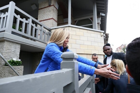 Brigitte Macron (Trogneux) reçoit sa fille Tiphaine, son gendre Antoine et leurs enfants Aurèle et Elise, pour l'anniversaire de cette dernière, à son domicile au Touquet. Le 6 mai 2017 © Dominique Jacovides-Cyril Moreau-Sébastien Valiela / Bestimage