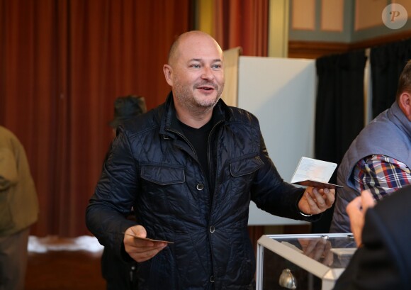 Sébastien Cauet vote à la mairie du Touquet pour le second tour de l'élection présidentielle le 7 mai 2017. © Dominique Jacovides - Sébastien Valiela / Bestimage