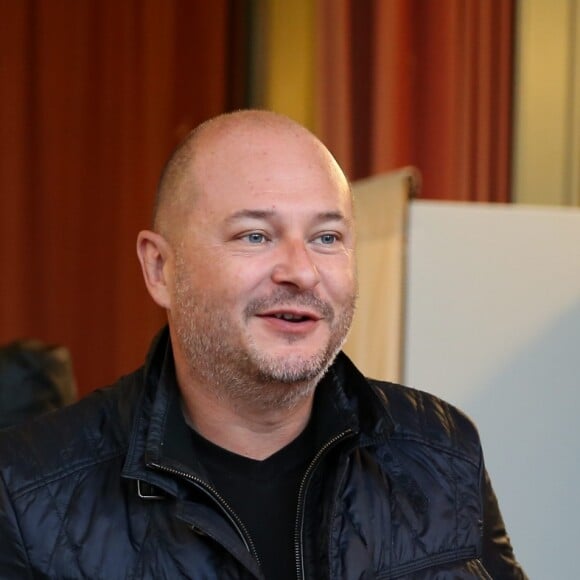 Sébastien Cauet vote à la mairie du Touquet pour le second tour de l'élection présidentielle le 7 mai 2017. © Dominique Jacovides - Sébastien Valiela / Bestimage