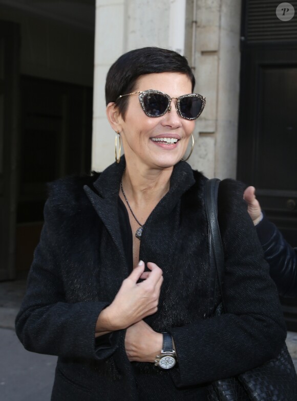 Cristina Cordula dans la rue à Paris le 3 février 2017.
