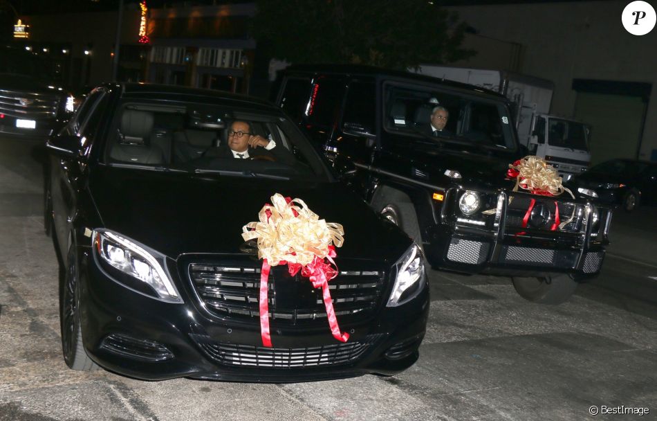 Mariah Carey Arrive Au Restaurant Tao Pour Feter L Anniversaire D Un Ami A Los Angeles Mariah Tres Genereuse Offre 2 Magnifiques Voitures En Cadeau D Anniversa Purepeople