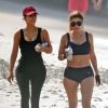 Exclusif - Kim Kardashian et Larsa Pippen sur une plage au Mexique, le 23 avril 2017.