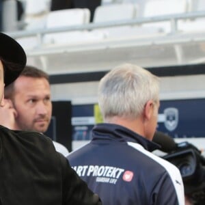 Kev Adams assiste au match de football Bordeaux/ Marseille au stade de Bordeaux le 14 Mai 2107. © Patrick Bernard-Quentin Salinier/ Bestimage