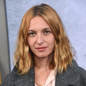 Josephine de la Baume à la première du ‘Roi Arthur' ('King Arthur: Legend of the Sword’) au théâtre Chinois à Hollywood, le 8 mai 2017 © Chris Delmas/Bestimage