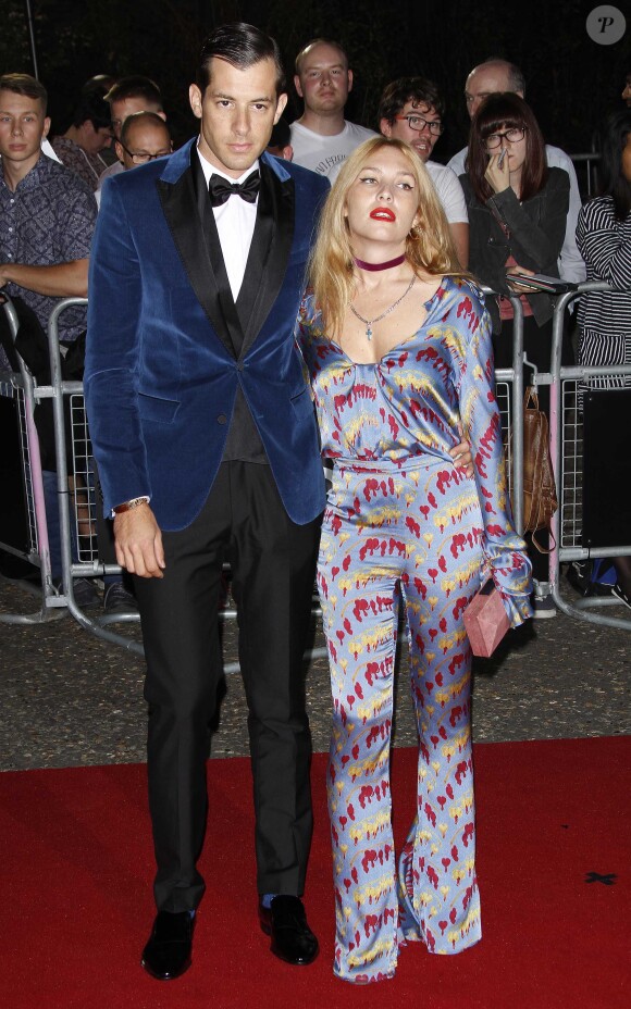 Mark Ronson et sa femme Joséphine de la Baume - People à la soirée "GQ Men of the Year Awards" à "The Tate Modern" à Londres. Le 6 septembre 2016