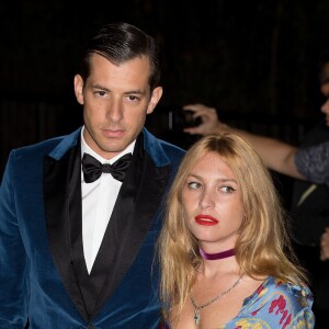 Mark Ronson et sa femme Josephine de La Baume à la soirée GQ Men of the Year Awards à The Tate Modern à Londres, le 6 septembre 2016