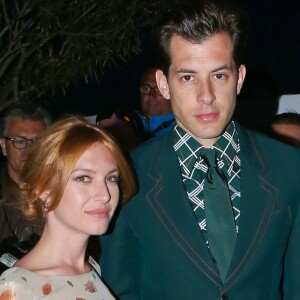 Josephine de La Baume et Mark Ronson - Soirée Chanel Vanity Fair au restaurant "Chez Tétou" lors du 68ème festival international du film de Cannes. Le 20 mai 2015