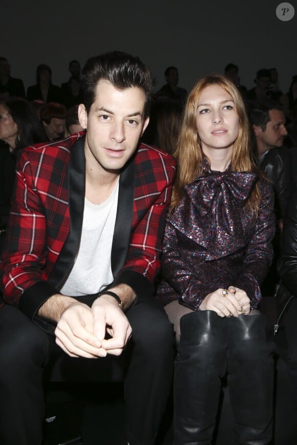 Joséphine de la Baume et son mari Mark Ronson - People au défilé de mode Saint Laurent prêt-à-porter Automne-Hiver 2015-2016 à Paris le 9 mars 2015.
