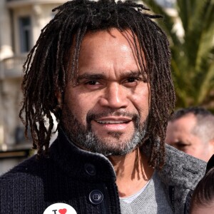 A quelques jours de la fin de l'opération Pièces Jaunes, Bernadette Chirac et l'ancien footballeur champion du monde Christian Karembeu ont fait un passage à Nice le 7 février 2015.