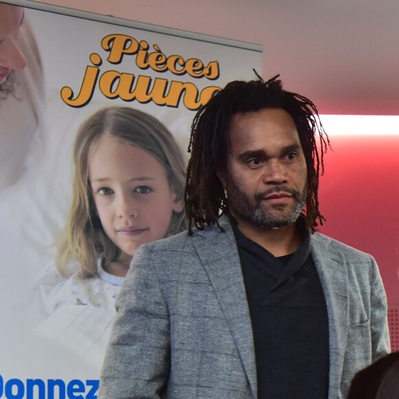 Bernadette Chirac et Christian Karembeu. Lancement de l'Opération Pièces Jaunes au Centre Hospitalier Intercommunal de Robert Ballanger à Aulnay-Sous-Bois le 7 janvier 2015.
