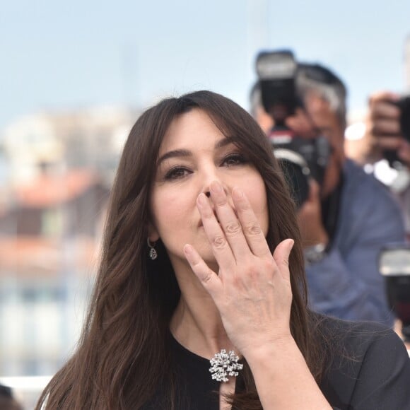 Photocall de la maîtresse de cérémonie Monica Bellucci lors du 70ème Festival International du Film de Cannes, le 17 mai 2017. © Cyril Moreau/Bestimage