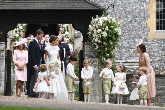 Kate Middleton pendant le mariage de Pippa Middleton et de James Matthews à l'église St Mark à Englefield le 20 mai 2017