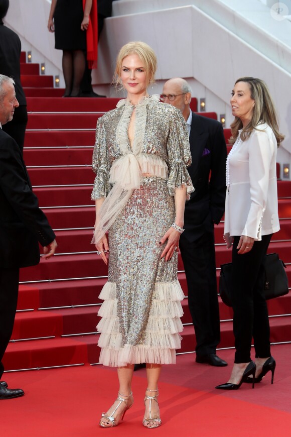 Nicole Kidman - Descente des marches du film "How To Talk To Girls at Parties" lors du 70ème Festival International du Film de Cannes. Le 21 mai 2017. © Borde-Jacovides-Moreau / Bestimage