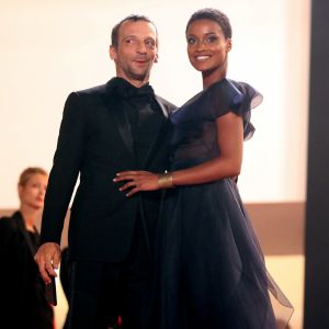 Mathieu Kassovitz et sa compagne Aude Legastelois (Habillée en Dior) - Montée des marches du film "Happy End" lors du 70e Festival International du Film de Cannes. Le 22 mai 2017. © Borde-Jacovides-Moreau/Bestimage