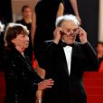 Jean-Louis Trintignant (qui met ses lunettes à l'envers) et sa femme Marianne Hoepfner - Montée des marches du film "Happy End" lors du 70e Festival International du Film de Cannes. Le 22 mai 2017. © Borde-Jacovides-Moreau / Bestimage