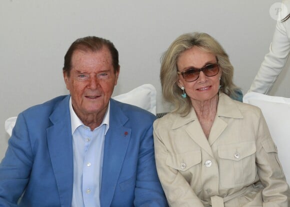 Roger Moore et sa femme Kristina Tholstrup - Le prince Albert II de Monaco remet les prix de la "Monte Carlo Polo Cup 2016" le 18 septembre 2016. © Claudia Albuquerque / Bestimage