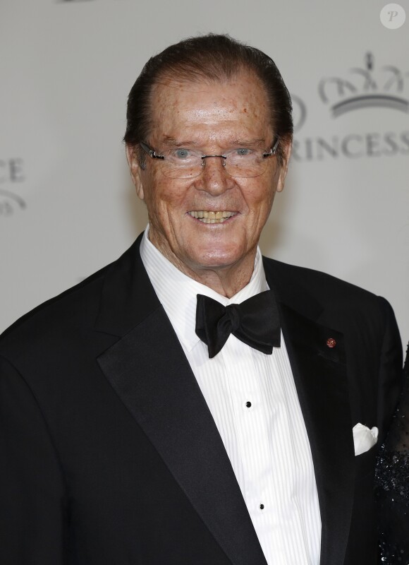 Roger Moore - Dîner de Gala de la "Princess Grace Foundation Awards USA" au Palais de Monaco, le 5 septembre 2015.