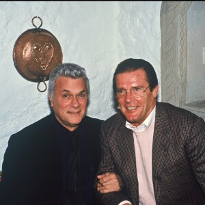 Tony Curtis et Roger Moore à Gstaad en 1989