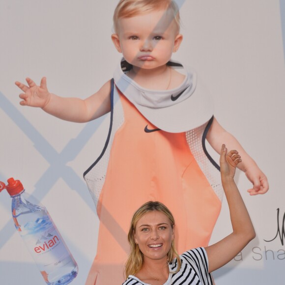 Maria Sharapova à la soirée "Evian Oversize" sur les toits des Galeries Lafayette à Paris, le 23 mai 2017. © Guirec Coadic/Bestimage