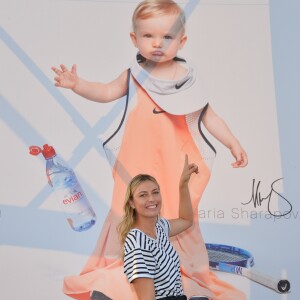 Maria Sharapova à la soirée "Evian Oversize" sur les toits des Galeries Lafayette à Paris, le 23 mai 2017. © Guirec Coadic/Bestimage