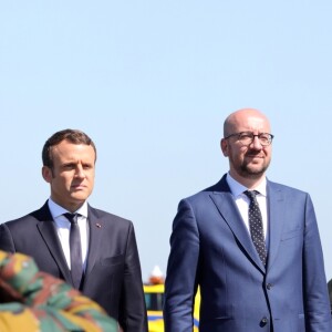 Semi-exclusif - Le président de la république française, Emmanuel Macron et le premier ministre belge, Charles Michel - Le président de la république française et sa femme la première dame arrivent à l'aéroport militaire de Melsbroek, à Steenokkerzeel, Belgique, le 25 mai 2017, pour le sommet de l'OTAN. © Sébastien Valiela/Bestimage