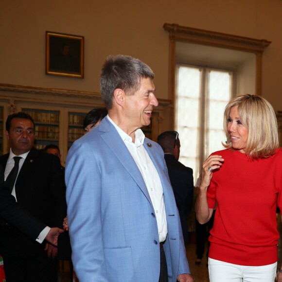 Joachim Sauer le mari de la chancelière allemande A. Merkel, Brigitte Macron (Trogneux) femme du président français E.Macron - Les conjoints des chefs d'États du G7 en visite à la bibliothèque de Catane en Sicile le 26 mai 2017 © Sébastien Valiela / Bestimage