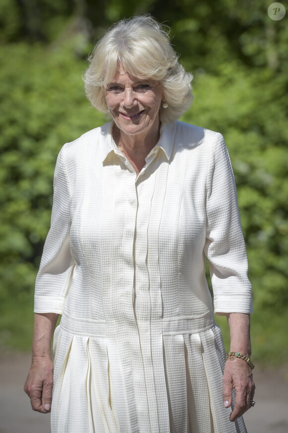 Camilla Parker Bowles, duchesse de Cornouailles visite une ferme à Longtown le 26 mai 2017